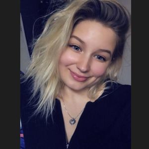 Meet your Posher, Christina mae